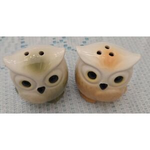 Salt And Pepper Shakers Green Tinted Orange Tinted Owls. Collectable Cracker...